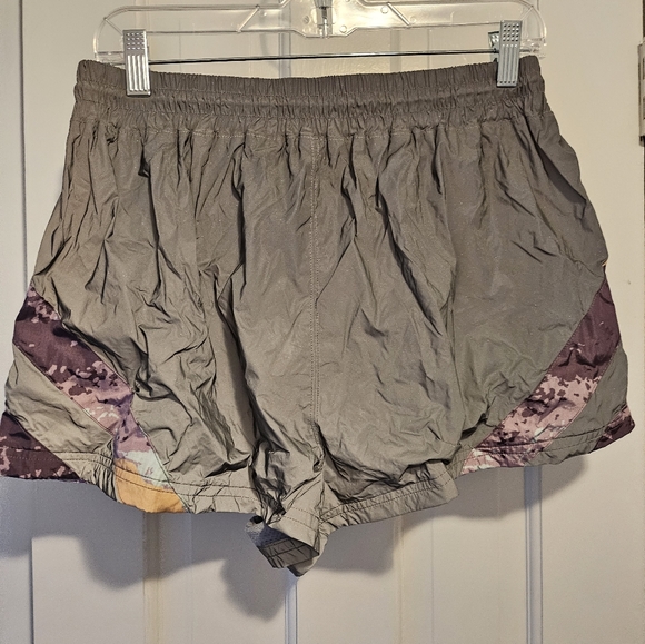 FREE PEOPLE reflective shorts - Picture 3 of 5